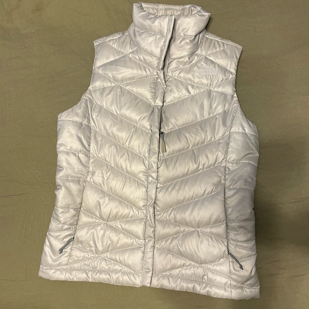 The North Face puffer vest like new EUC